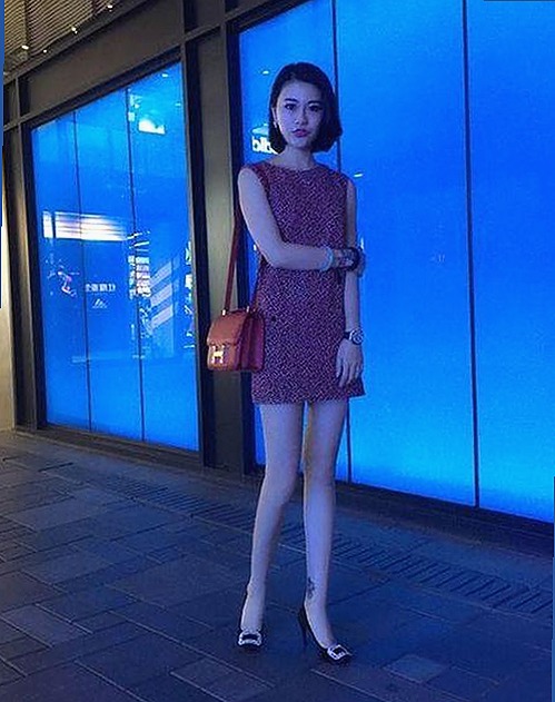 “娱乐吃瓜君”太空人角色走红,陈晓演艺与争议持续发酵